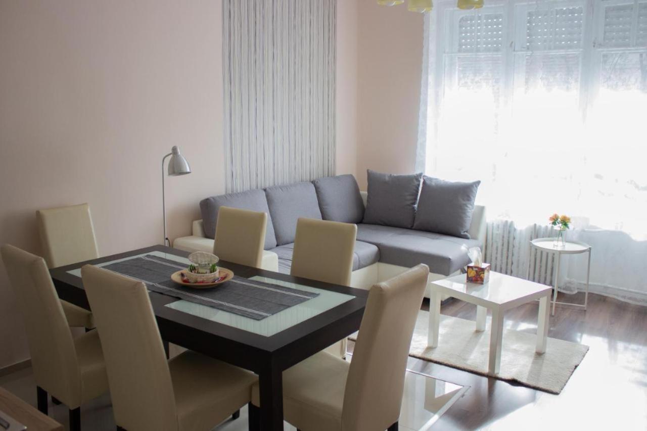 Broadway Apartments B3 Debrecen Esterno foto