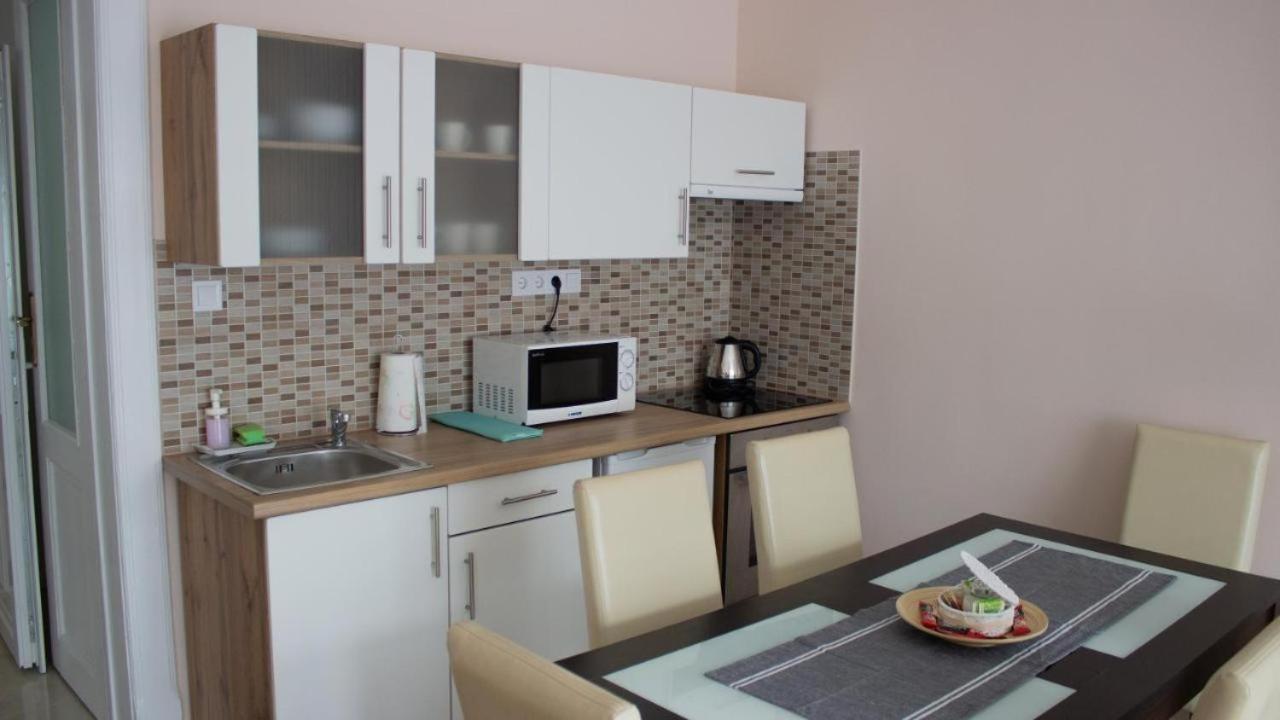 Broadway Apartments B3 Debrecen Esterno foto