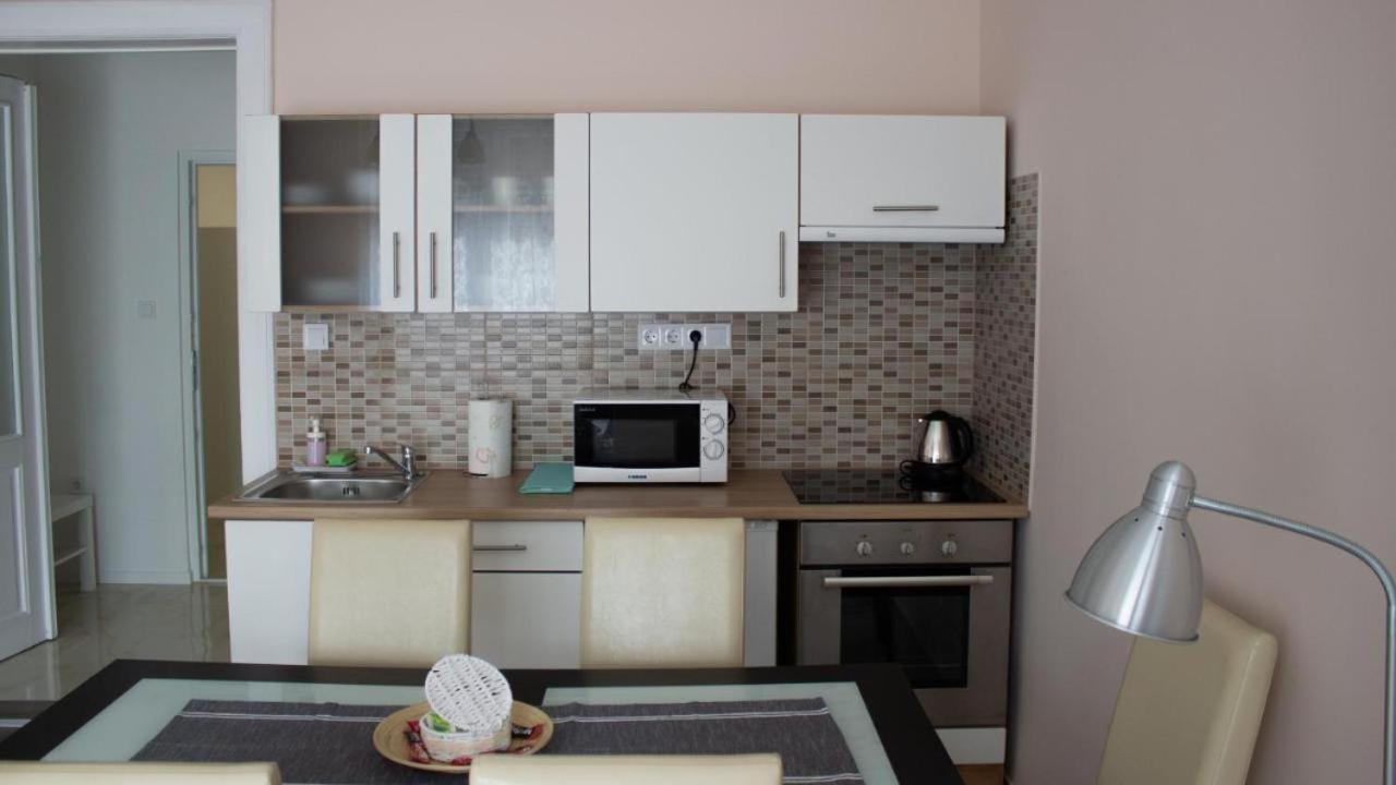 Broadway Apartments B3 Debrecen Esterno foto